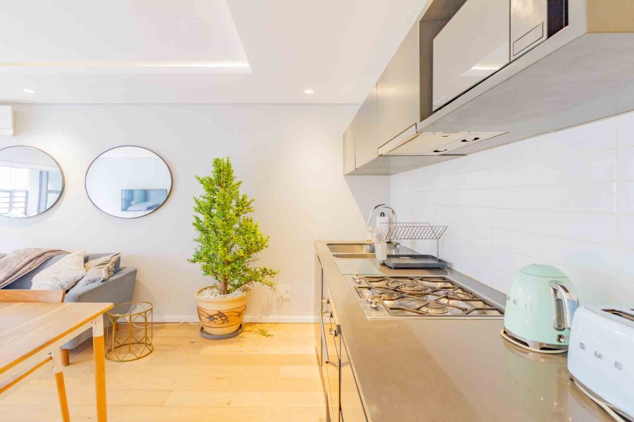 1 Bedroom Property for Sale in Sea Point Western Cape